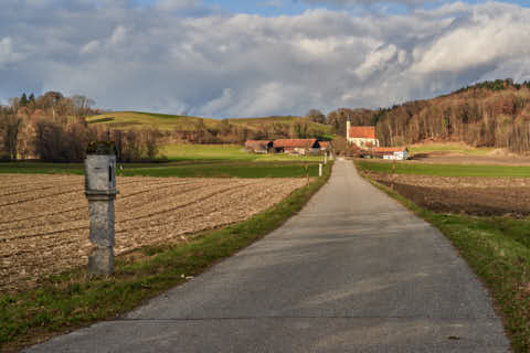 Gemeinde Ering Landkreis Rottal-Inn Wallfahrtskirche St. Anna, Kreuzweg (Dirschl Johann) Deutschland PAN